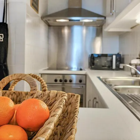 Front In アパート *